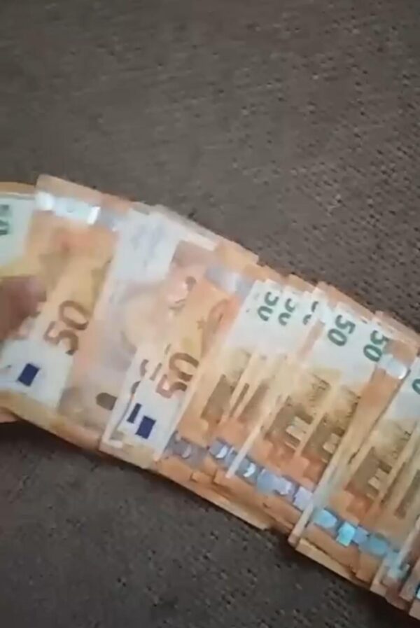 Compre Euro Falsificado | Compre Dinheiro Falso (Euro, Dólar, Libra Esterlina Britânica e Dólar Canadense) e Dinheiro Falsificado para Venda