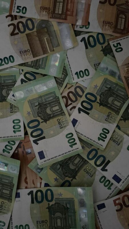 شراء أوراق نقدية مزيفة من اليورو لا يمكن اكتشافها - أوراق نقدية م